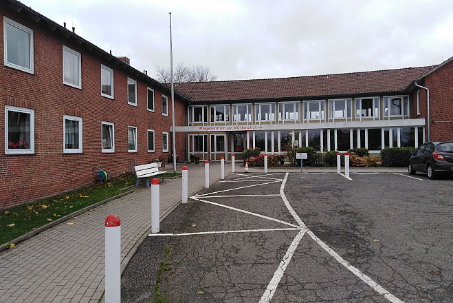 Frontansicht Pflegezentrum, Foto: André Baldeweg